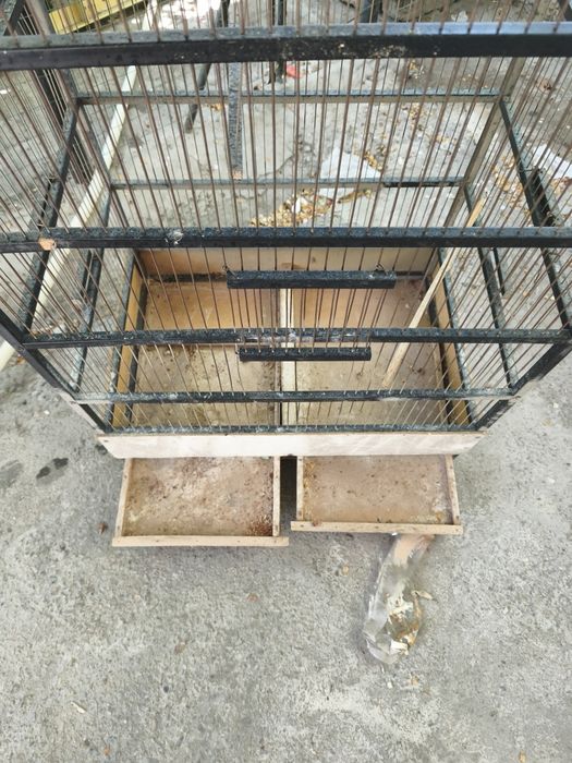 Продам клетку для попугаев