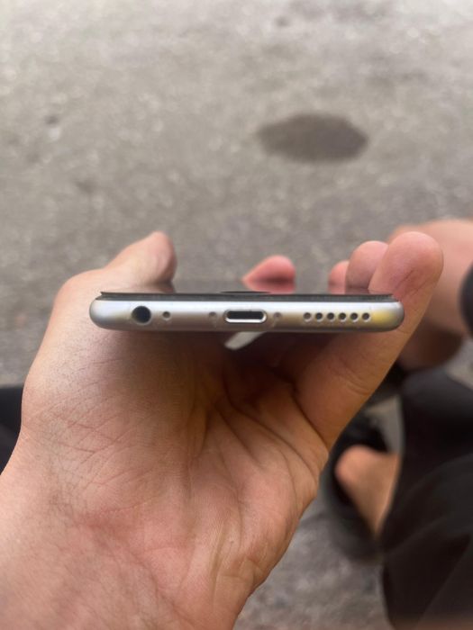 Продам IPhone 6s