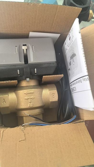 Клапан треходовой Honeywell +DN20,25