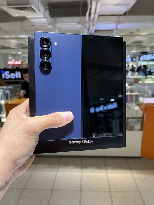 Galaxy Samsung Z Fold 6