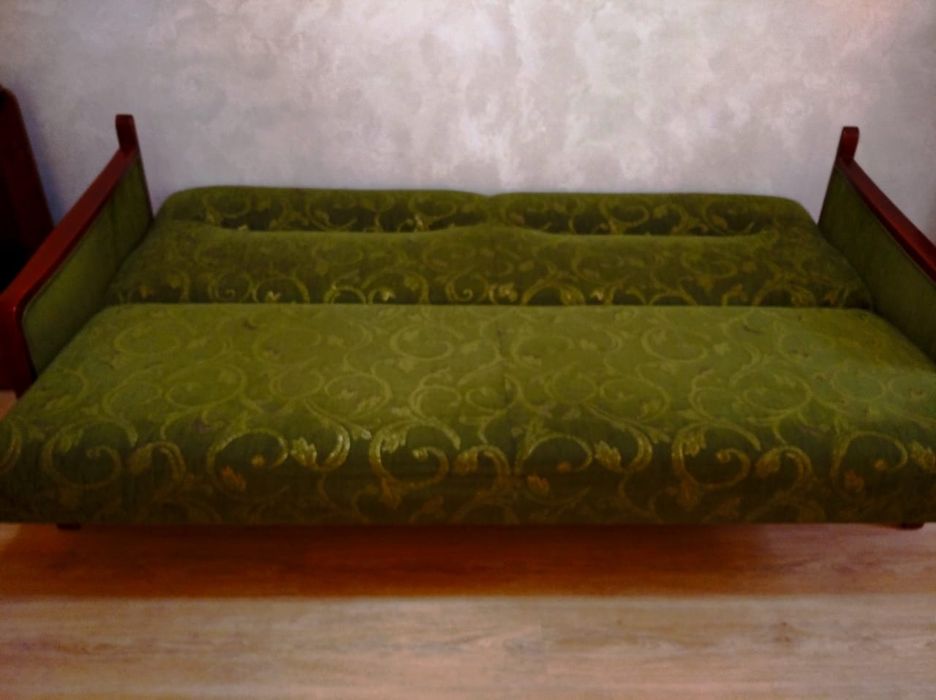 Срочно продам диван