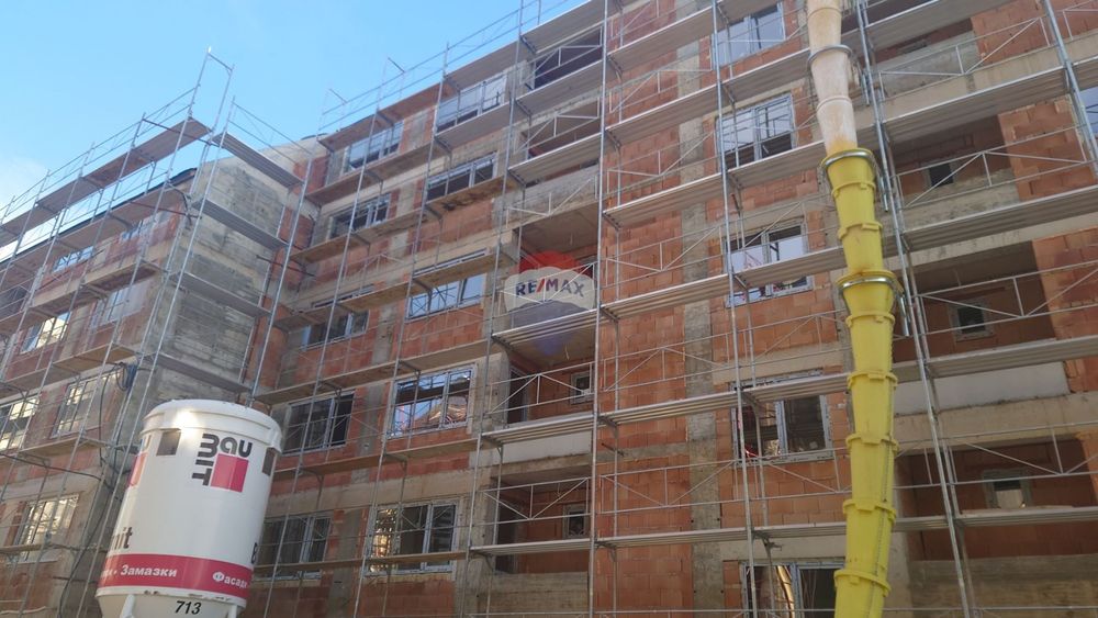 Продава се Тристаен апартамент в Варна, Централна поща - 119 кв.м за 1639 €/кв.м - Снимка #2