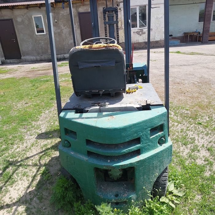 Продам вилочный поогрущик