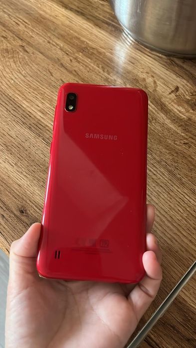 Самсунг а10 красный