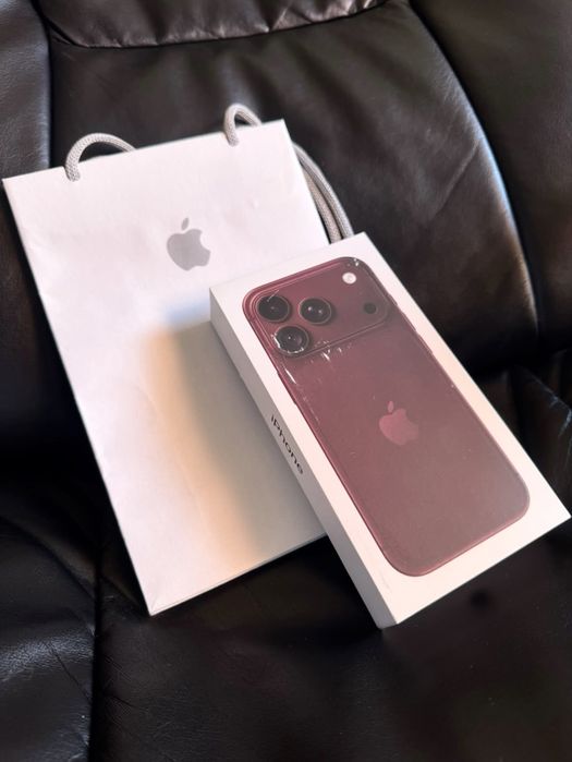 Смартфон Apple iPhone 18 Pro, 256GB, 5G, Burgundy