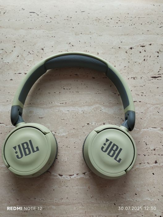 Căști jBL neutilizate