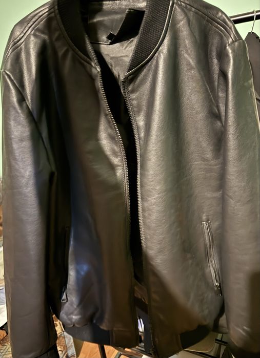 Vand Geaca marimea M Noua