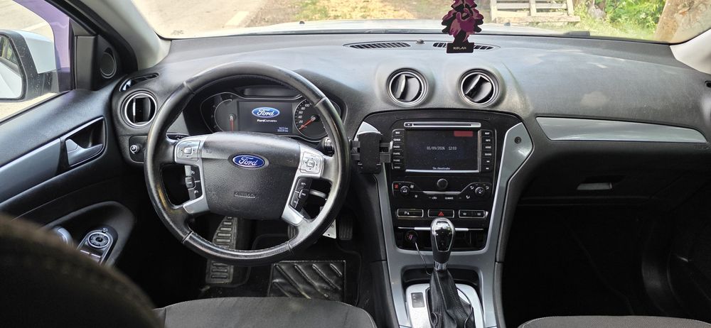 Vând Ford mondeo 2012