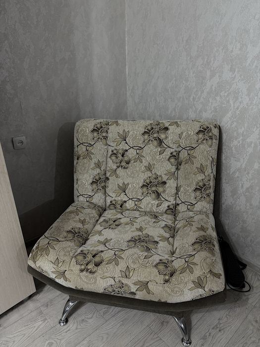 Продам диван и кресла