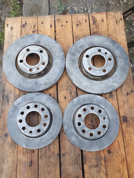 Спирачни дискове Audi A4 B6 2.5 180