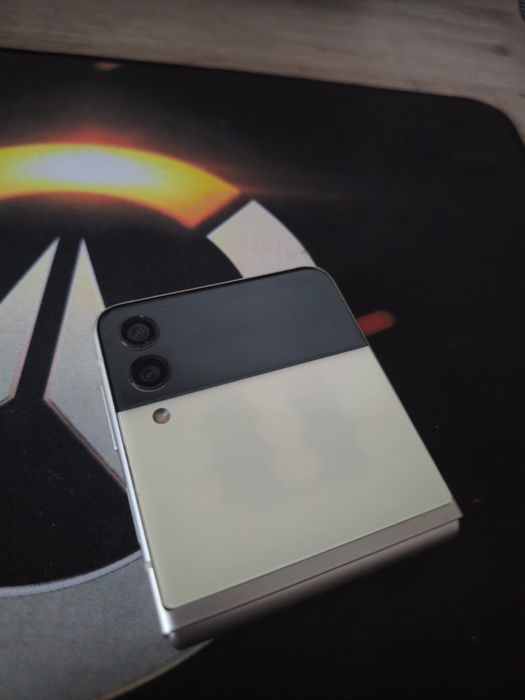samsung galaxy z flip 4 piese second hand si noi de vanzare