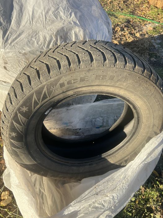 Продам зимние шины 205/70/ р15