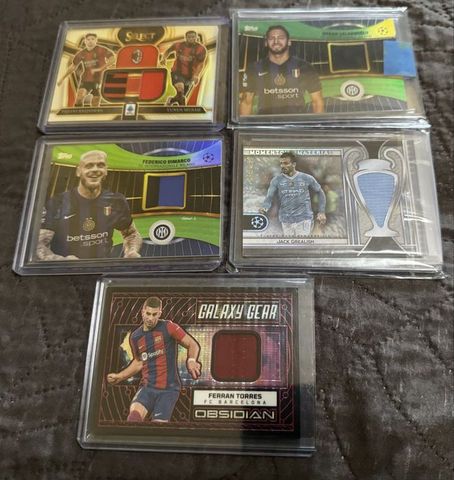 Футболни карти с парче от екип patch relic Topps Panini