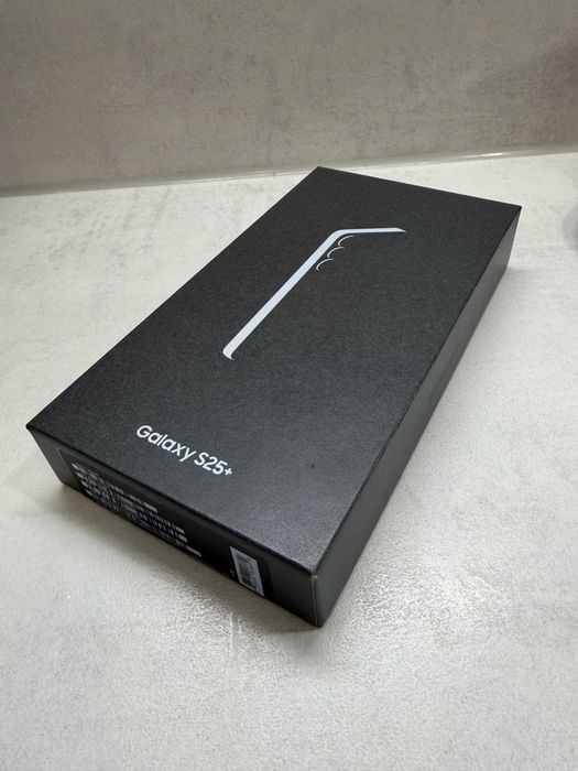 НОВ! Samsung Galaxy S25 Plus 256GB Navy