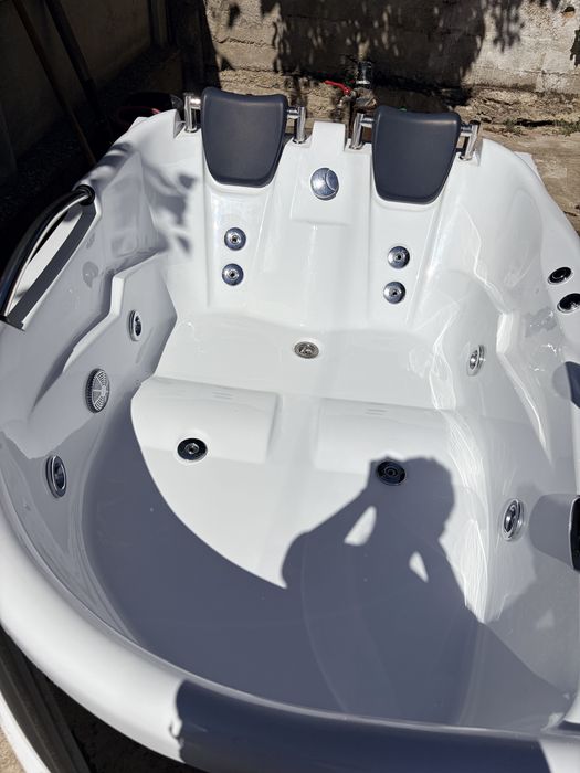 Cadă, Jacuzzi cu Hidromasaj