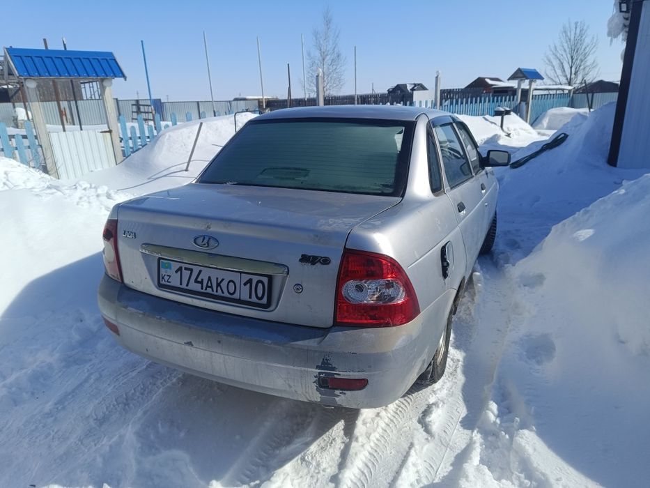 Продам Приору 2011