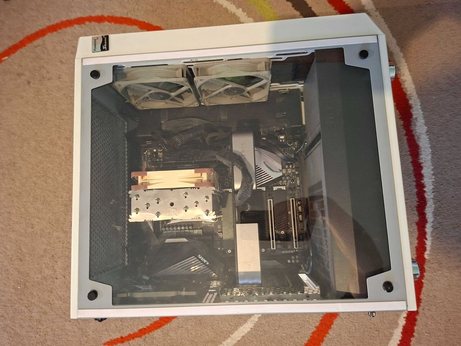 Продавам геймърски компютър AMD Ryzen 7 5800X  NVIDIA GeForce RTX 3070  RAM: 32 GB 2TB SSD