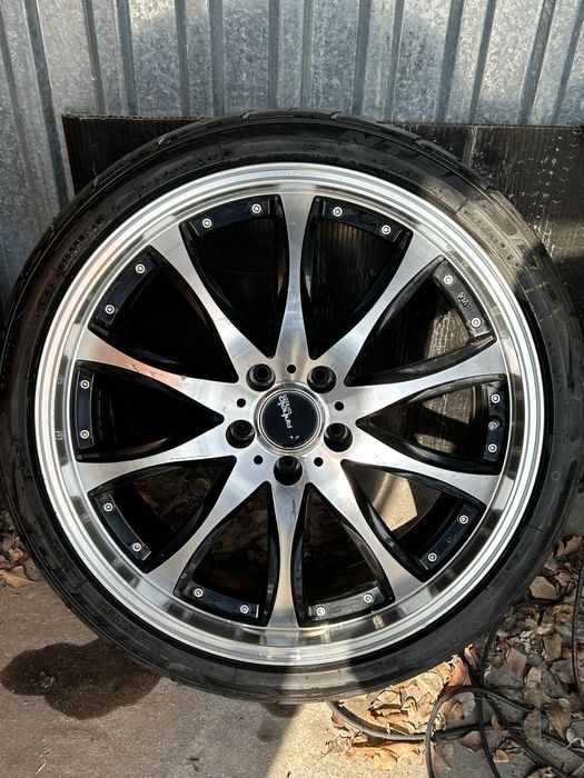 Диски R20 с шинами на Alphard Estima