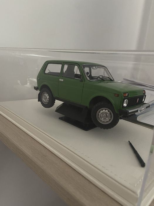 Продам моделька NIVA 1980 Green Solido 1:18