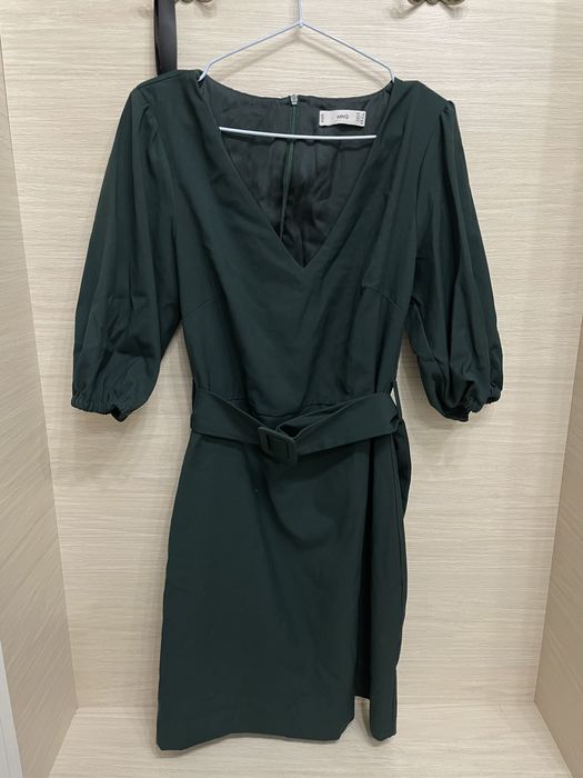 Платье от бренда Mango