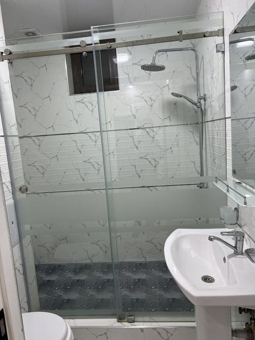 Сдаётся 2 комната в новостройке 4этаж Микрорайон