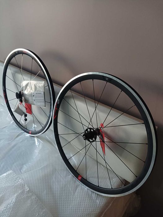 Алуминиеви шосейни капли Fulcrum Racing 4 C17 9x100/10x135 QR