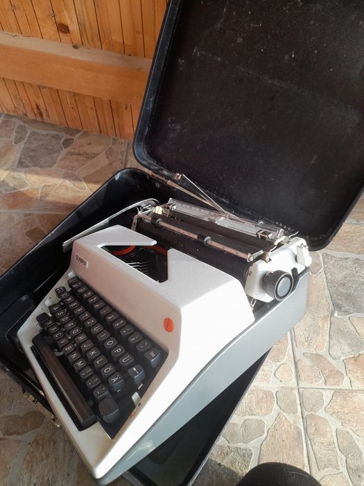 Mașina de scris import Germania