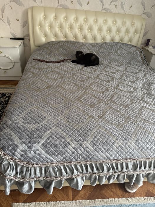 Продам спальный гарнитур