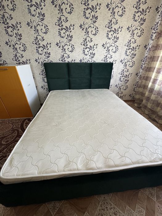 Спальня кровать