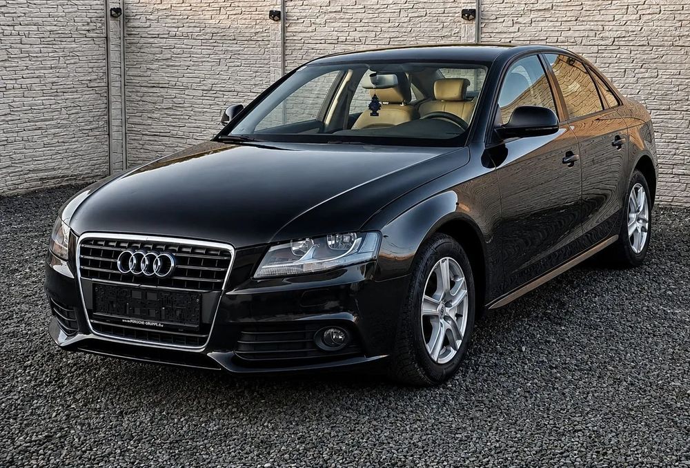 Audi A4 Limuzina Audi A4 B8 Automat
