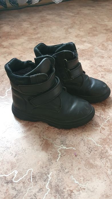 Продам много обуви.