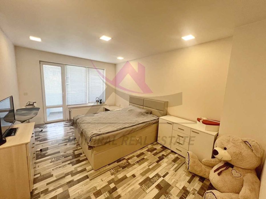 Дава се под наем Тристаен апартамент в Варна, Базар Левски - 100 кв.м за 800 € - Снимка #3