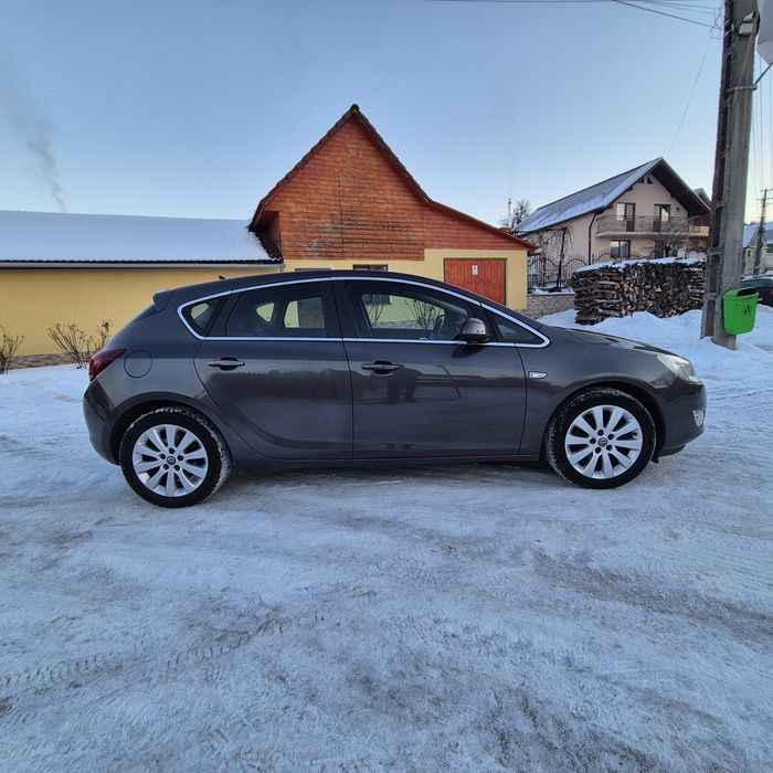 Opel Astra J ,diesel ,110 CP ,euro 5 , navi , Garantie ,Germania ,2011