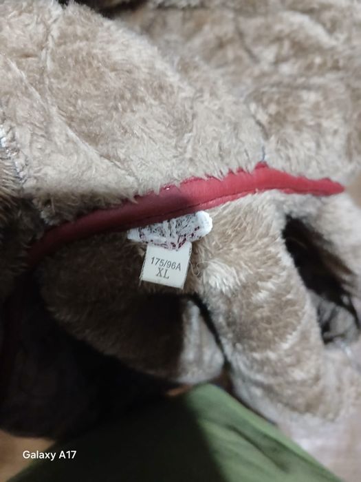 Продам весеннюю куртку.