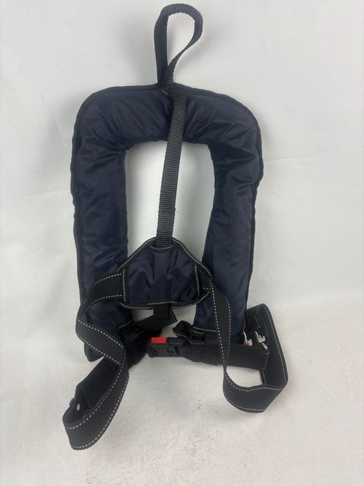 Продавам  надуваема жилетка YAMAHA