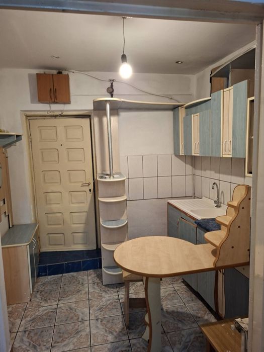 Vand camera camin str Bazaltului, bloc Perla
