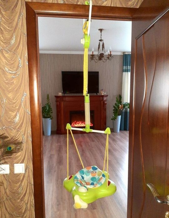 Коляска, ходунки, прыгунки.