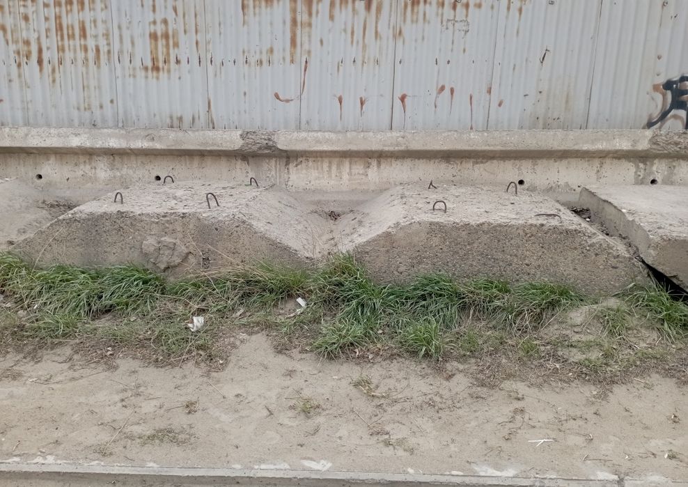 Продам железобетонные изделия, Подушки,Ригель