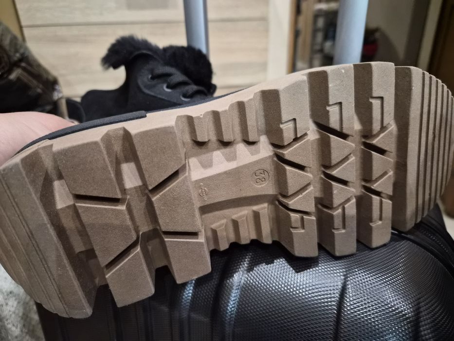 Топли боти 38 нимер  естествен велур  Нови!