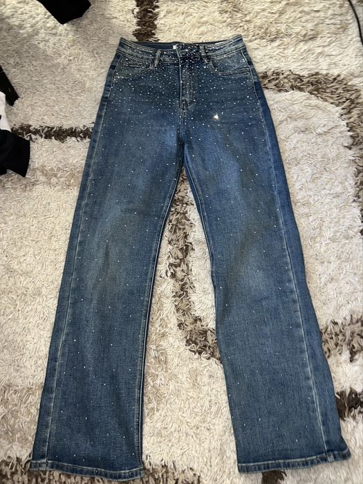 Блестящи сини дънки с камъчета