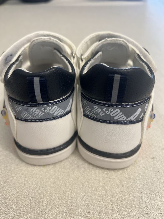 Детские сандалии новые