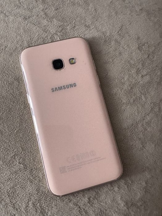 Продам Samsung A3 2017