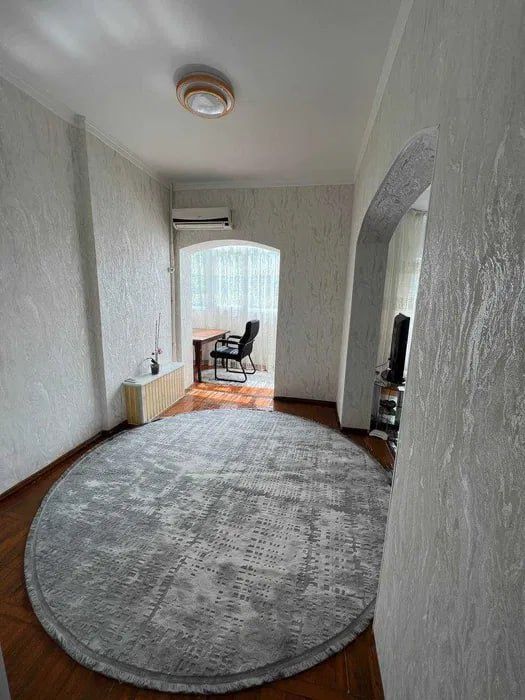 Срочно продается квартира Юнус обад