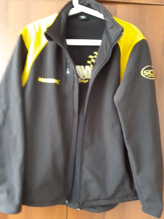 Продам рюкзаки,куртки,бейсболки