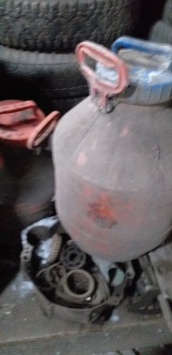 Канистры под ГСМ.