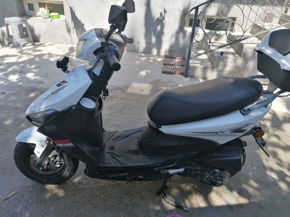 Продаётся скутер 125