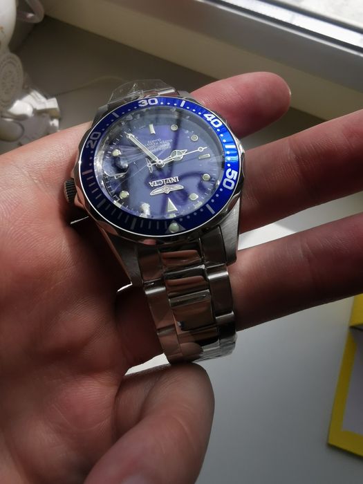 Срочно продам новые оригинальные часы Invicta