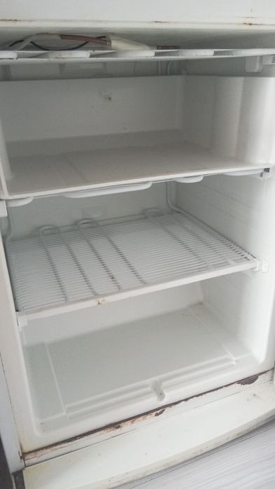 Продам нерабочий б/у холодильник.
