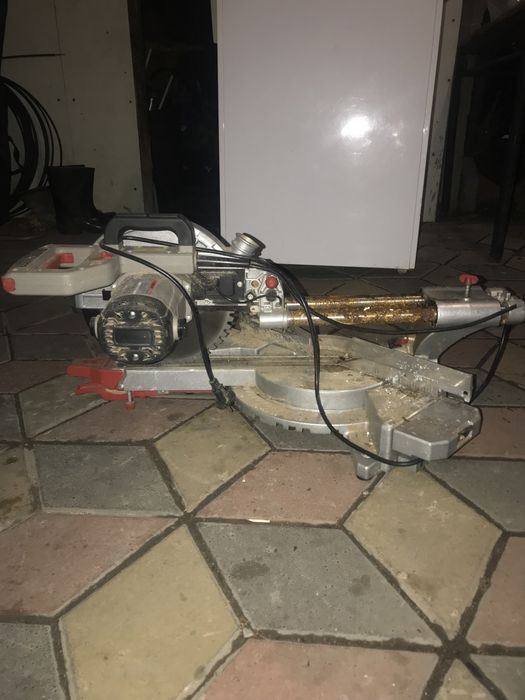 Торцовачнная пила (углорез)