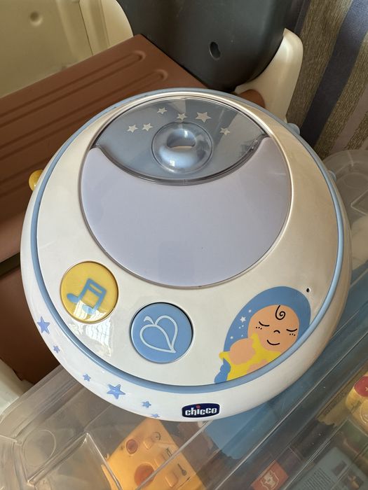 Продам мобиль chicco